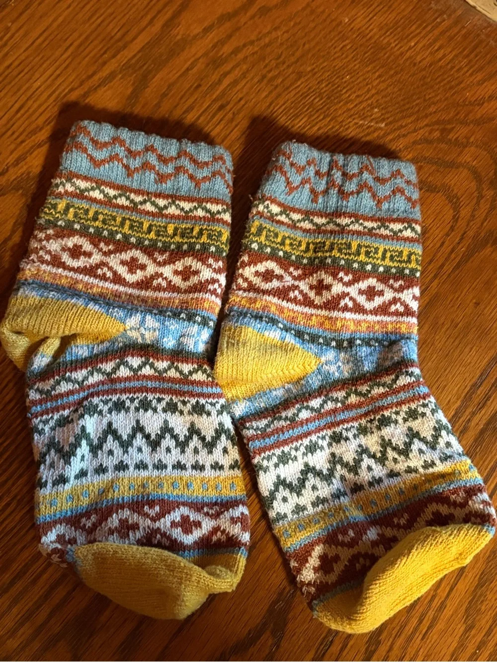 10 pairs of multi colored striped socks, women’s sz medium